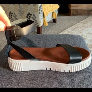 Black leather sandal